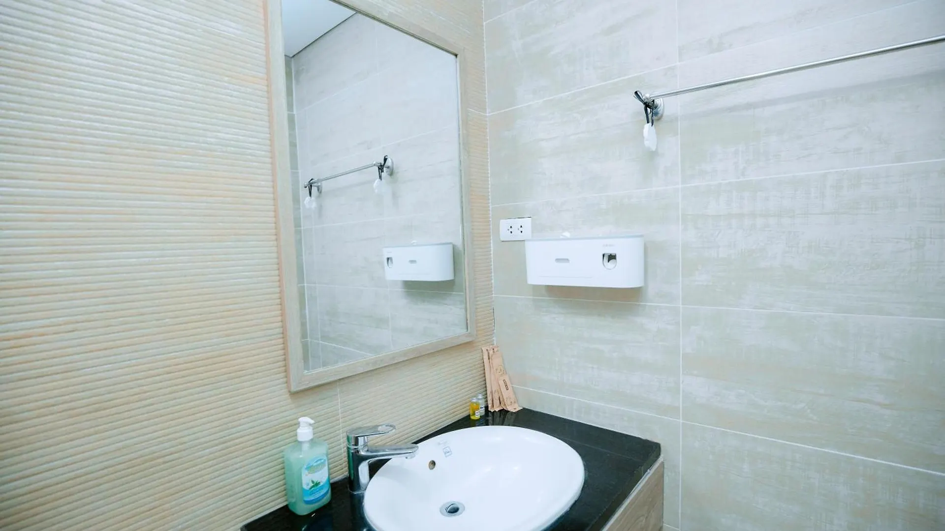 Happy Home Hotel 2 头顿 越南
